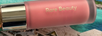 Фаворит 2023 румяна Soft Pinch Rare Beauty в оттенке Happy