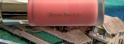 Фаворит 2023 румяна Soft Pinch Rare Beauty в оттенке Happy