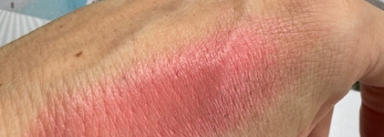 Фаворит 2023 румяна Soft Pinch Rare Beauty в оттенке Happy