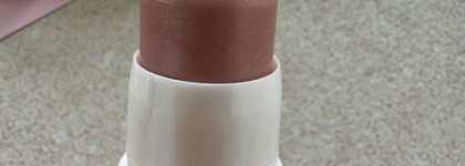 Очень красивый и нежный хайлайтер L‘oreal Lumi Le Glow Highlighter Stick в оттенке 620 Pink Ballet