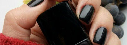 Загадочный  незнакомец  лак Chanel 538 Gris  Obscur