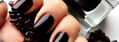 Глубокий, насыщенный лак Guerlain 007  Black  Perfecto