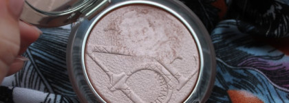 Dior Diorskin Mineral Nude Luminizer Shimmering Glow Powder в оттенках 01 и 02