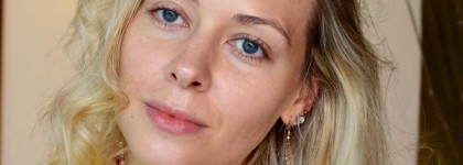 Estée Lauder Enlighten EE Even Effect Skintone Corrector SPF 30 в оттенке 01 Light