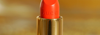 "Звезда" вечеринок - Gucci Rouge A Levres Satin Lip Colour 300 Sadie Firelight