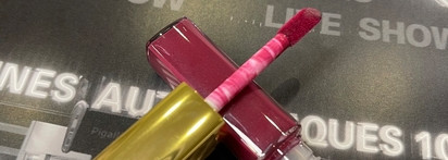 Звезда масочного режима - Ultrawear liquid lip colour Chanel в оттенке 102 (milk blueberry)