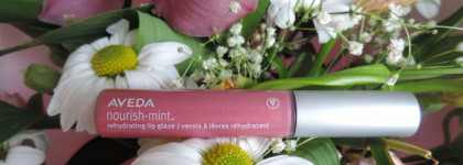 Aveda Nourish-mint Rehydrating lip glaze в оттенке 933 Rose Blush