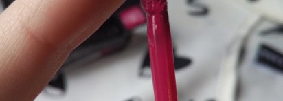 "Черный" кардинал Liquid Lipstick berry affair от Artdeco, полон сюрпризов