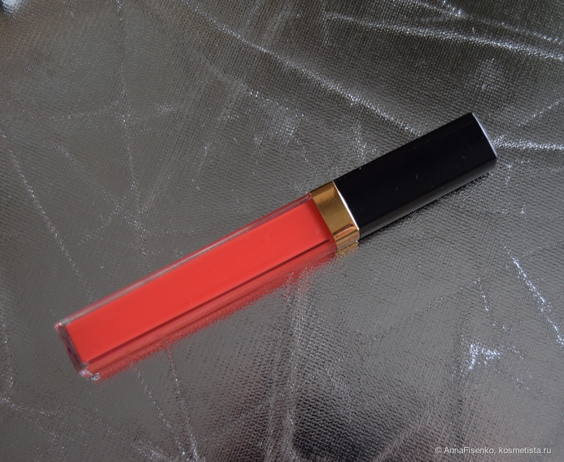 Review & Swatches: Chanel Rouge Coco Gloss in Caviar, Excitation