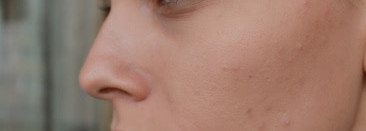 Два брата ArtDeco Long-lasting Foundation и ArtDeco Nude Foundation