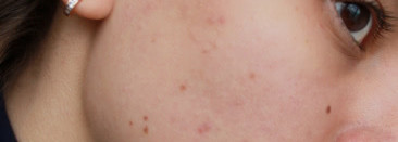 Два брата ArtDeco Long-lasting Foundation и ArtDeco Nude Foundation