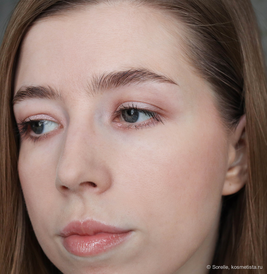 Тон Missha, консилер NYX, пудра Canmake прессованная (только на т-зоне), румяна fwee, на глазах Wakemake, тушь Darling, на губах блеск Nuse