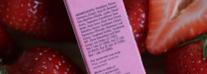 Glossier Strawberry Balm Dotcom