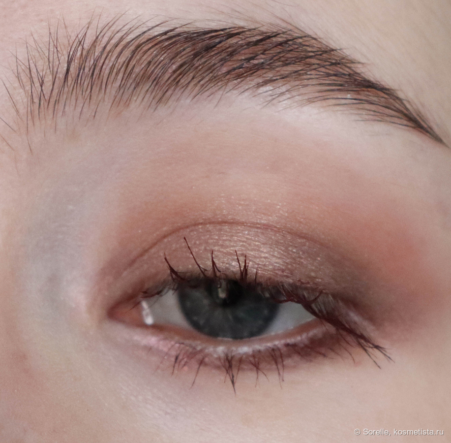 Использованы 2, 3 и 4 оттенки + матовые тени в растушевке