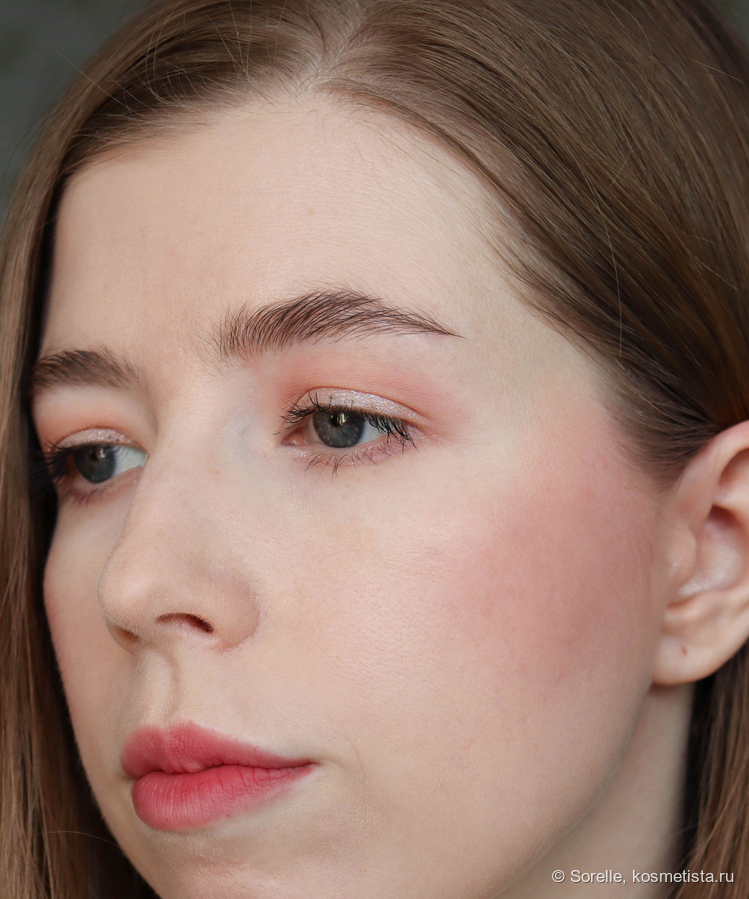 Суфле на губах и на щеках