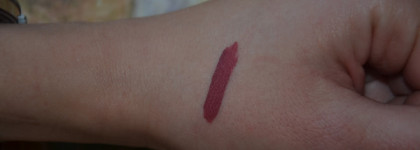 Simply Wine. Thе Balm Meet Matt(e) Hughes long-lasting liquid Lipstick в оттенке Charming