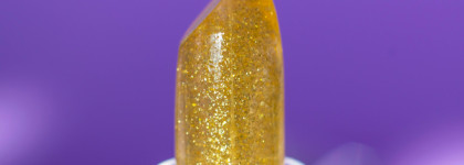 Помада-бальзам Essence Wanna bee my honey? Colour changing glow lipstick