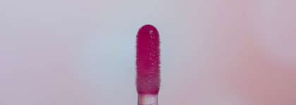 Просто блеск Influence Beauty Plexiglass Lip Gloss 08 Полупрозрачный малиновый