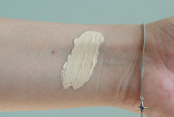 Тональный крем Elian Russia Silk Obsession Mattifying Foundation SPF10 в оттенке 00 Porcelain