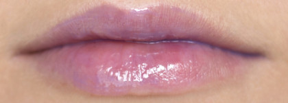 Бальзам для губ, придающий объем, MAC Squirt Plumping Gloss Stick в фиолетовом оттенке Violet Beta