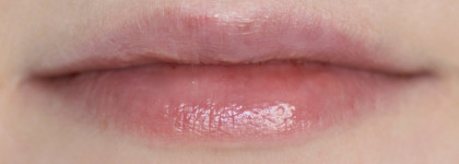 Аналог Mac? Бальзам для губ Essence Juicy bomb glossy butter balm 04 Kiwi to my heart