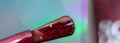 Тренд-2026: неоготика в маникюре с лаком Silent Circus Scale Lacquer