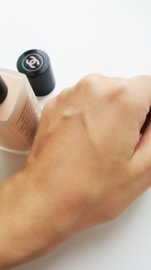 Chanel LES Beiges Teint Belle Mine Naturelle SPF 25