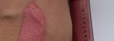 Матовая помада от Anastasia Beverly Hills в оттенке Crush