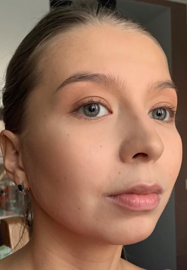Estee Lauder Enlighten Even Effect Skintone Corrector SPF 30 в оттенке 01