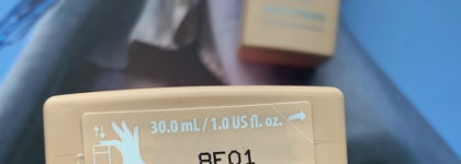 Hello Happy Ультралегкая тональная основа от Benefit , оттенок 4