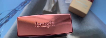 Hello Happy Ультралегкая тональная основа от Benefit , оттенок 4