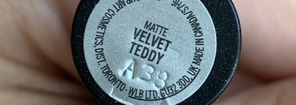 Культовая помада от MAC, в оттенке Velvet Teddy (Matte)