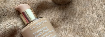 Clarins Everlasting Youth Fluid Устойчивый тональный флюид с омолаживающим действием SPF 15 108