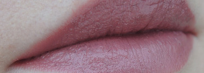 Помада от Essence Velvet Matte Lipstick в оттенке 03 Dusty Romance