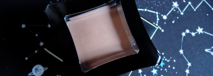 Illamasqua Gleam Highlighter в оттенке Aurora