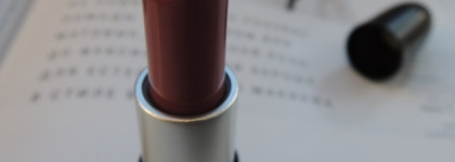 Еще одна нюдовая помада в моей коллекции - MAC Mini Matte Lipstick в оттенке Mehr