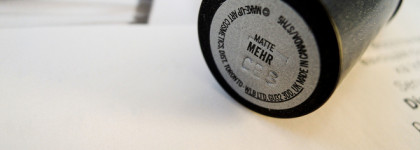 Еще одна нюдовая помада в моей коллекции - MAC Mini Matte Lipstick в оттенке Mehr