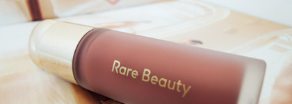 Rare Beauty Soft Pinch Dewy Liquid Blush в оттенке Encourage - мои лучшие румяна ever