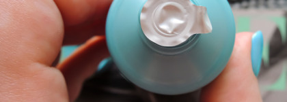 Два совершенно разных средства по уходу за кожей лица в линейке Hydra-Essentiel от Clarins