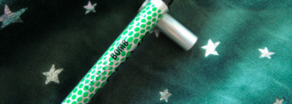 Классная цветная подводка Beauty Bomb UFO Conspiracy 25 Frame Eyeliner в оттенке 02 Green