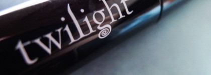 Закрываем сезон Hoa, Hoa, Hoa вместе с обзором 3 средств из коллекции Colourpop x Twilight