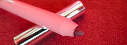 Неоднозначный карандаш для глаз от OK Beauty Color Salute Slide & Stay в винном оттенке Burgundy