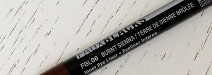 Осенний вариант подводки для голубых и серых глаз с NYX Professional Make Up Faux Blacks Eyeliner в оттенке 06 Burnt Sienna