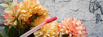 Блеск для губ Catrice Better Than Fake Lips в оттенке 050 Plumping Pink