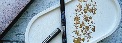 Эффектный васильковый неон - Parisa Neon Demon Pigmented Eyeliner With Matte Finish 608 Lilac Blue