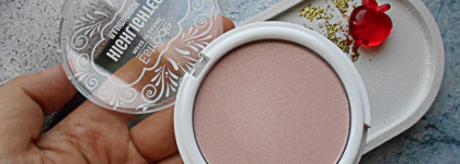 Шелковистая текстура и эффектное сияние - Estrade Illuminique Highlighter #304