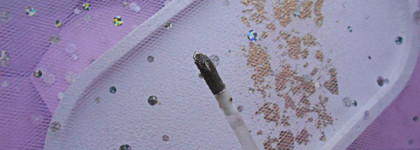 Essence Luminous Eye Tint Liquid Shadow в оттенке 03 Shimmering Taupe