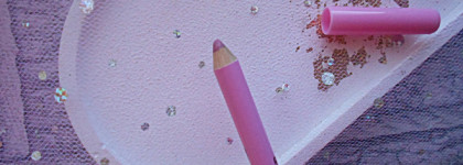 Розовый? Лиловый! Beauty Bomb Romcore Oops! Lip Pencil в оттенке 01 Bubble Gum