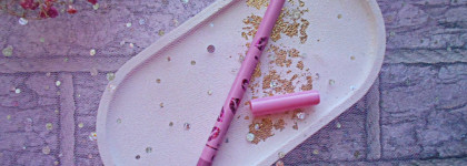 Розовый? Лиловый! Beauty Bomb Romcore Oops! Lip Pencil в оттенке 01 Bubble Gum