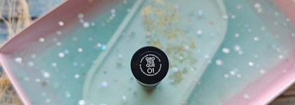 Преображает короткие ресницы - тушь Vivienne Sabo Grotesque Volume and Definition Mascara 01